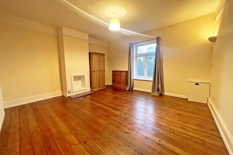 Studio to rent, Farnworth Street, Farnworth