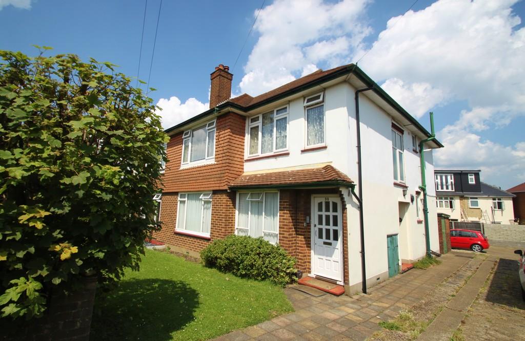 St. Barnabas Road, Woodford Green 2 bed £335,000