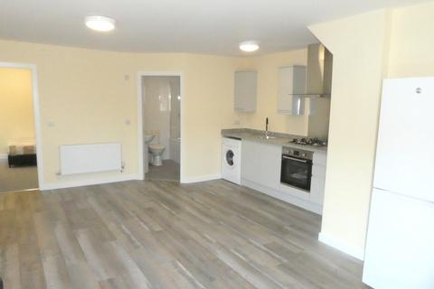 2 bedroom apartment to rent - Yew Tree Road, Fallowfield, Manchester