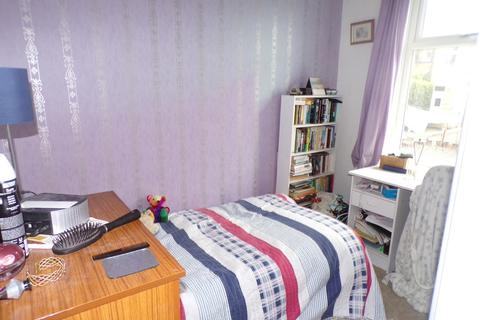 42 Beldon Lane, Bradford, BD7 4JZ