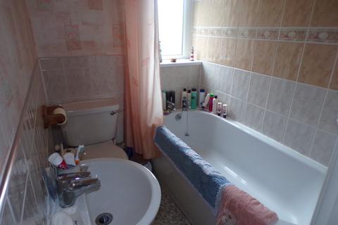 42 Beldon Lane, Bradford, BD7 4JZ