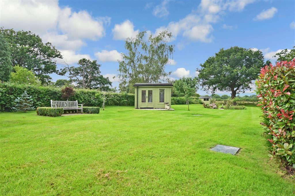 Bunce Common Road, Leigh, Reigate, Surrey 4 bed detached bungalow £