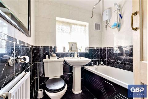 18 Greenwood Avenue, Dagenham, RM10 7DL