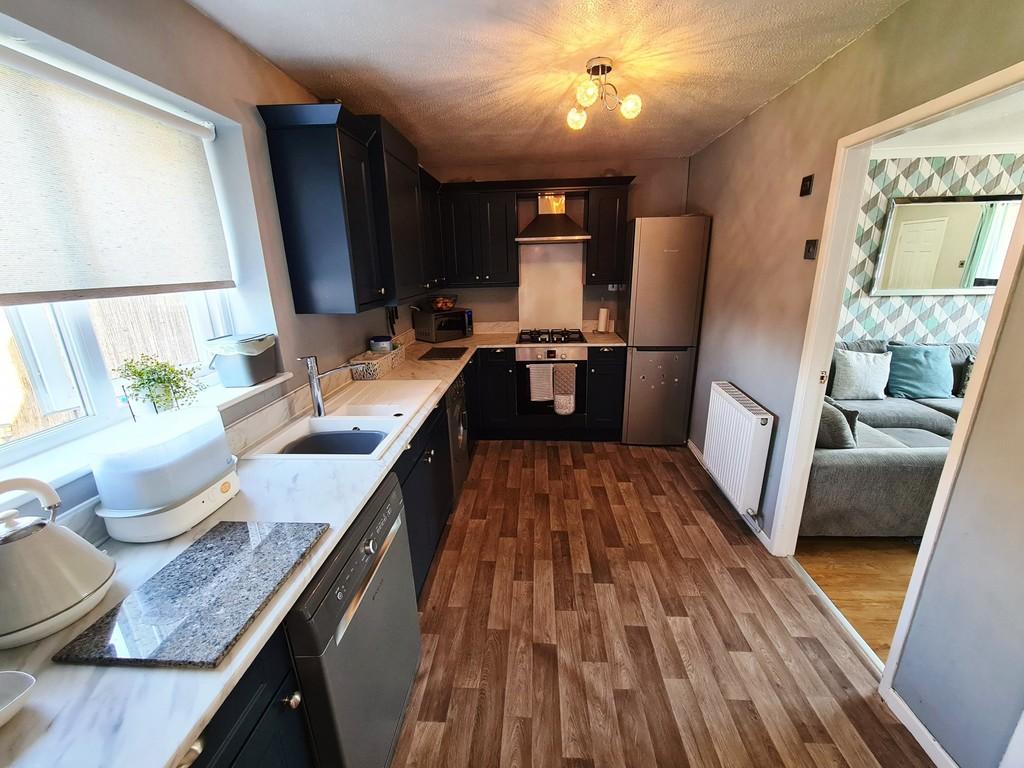 Bader Drive, Heywood, OL10 2QS 3 bed semidetached house £200,000