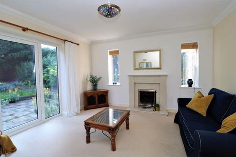 4 Dove Close, Walsall, WS1 2LR