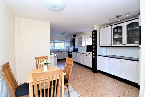 4 Dove Close, Walsall, WS1 2LR