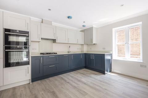 Flat 2, 55 Hillcrest Road, Purley, CR8 2JF