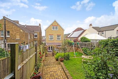 64 Goddington Road, Rochester, ME2 3DE