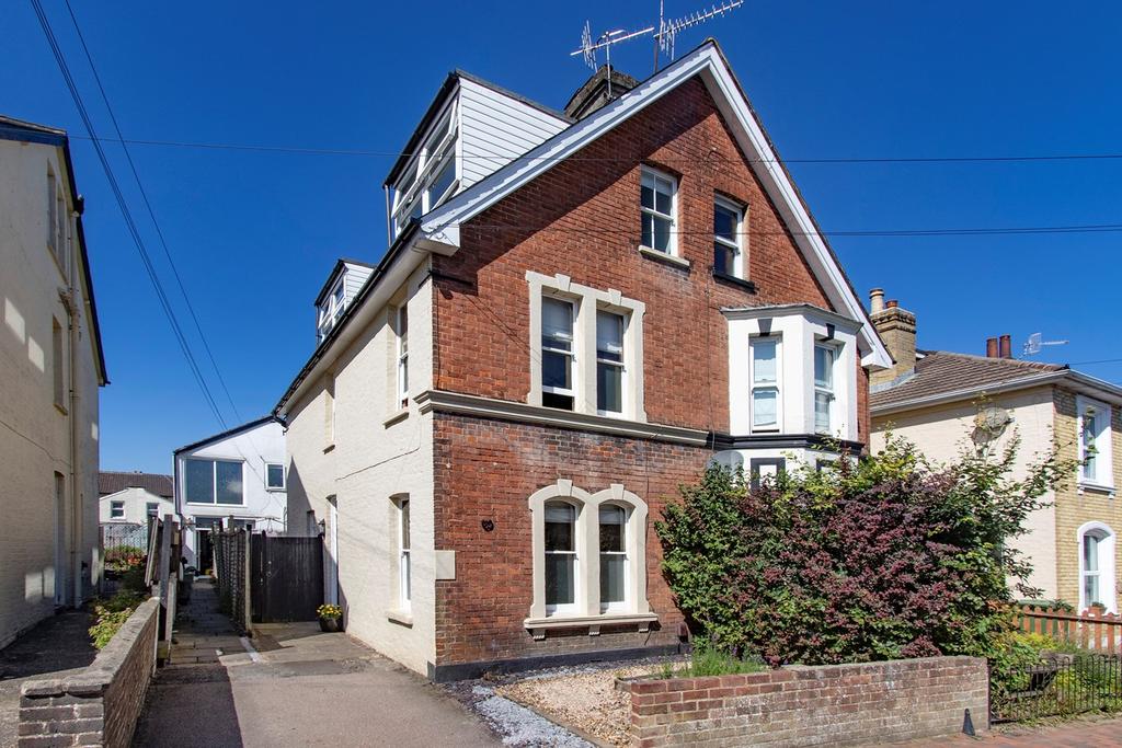 St James Road, Tunbridge Wells, TN1 3 bed semidetached house £500,000