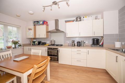 2 Bellows Close, Maresfield, Uckfield, TN22 2DN