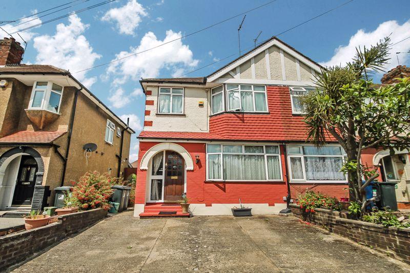 Castle Road, Northolt 3 bed terraced house £505,000