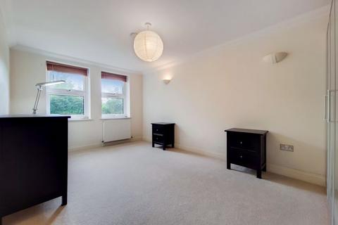 undefined, Birdhurst Rise, South Croydon