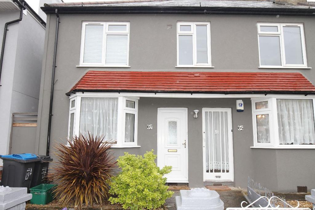 Lansdell Road, Mitcham 3 bed flat £360,000