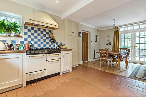 9 Abbots Close, Guildford, GU2 7RW