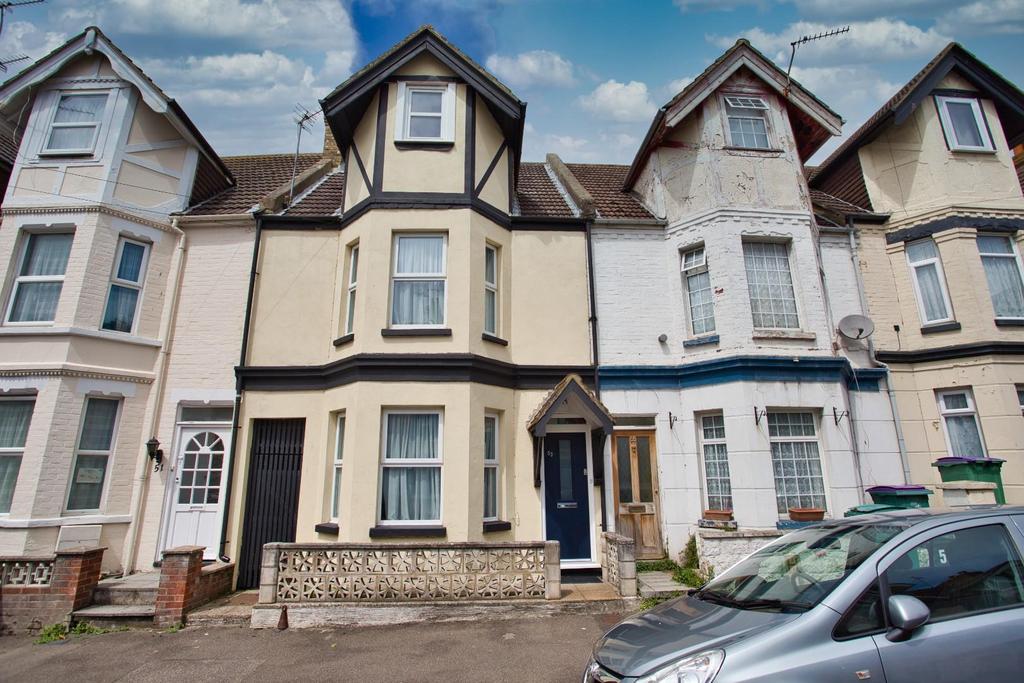 Linden Crescent, Folkestone 4 bed terraced house £280,000