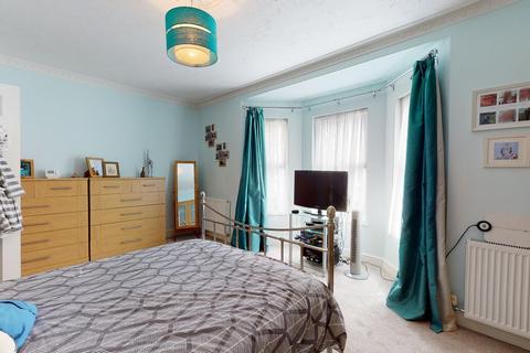 53 Linden Crescent, Folkestone, CT19 5SB