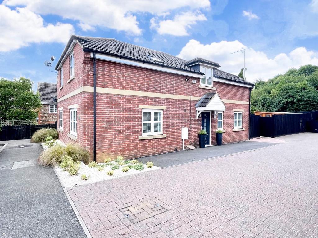 Blisworth Close, Northampton, NN4 3 bed detached house for sale £350,000
