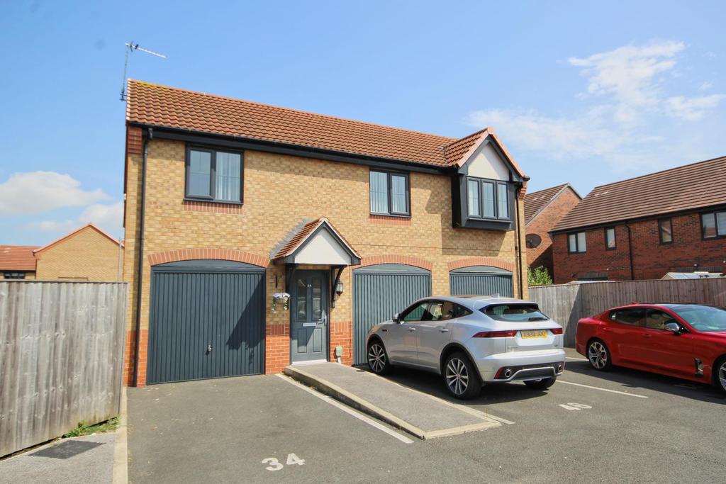 Riley Way, Hull 2 bed flat £595 pcm (£137 pw)