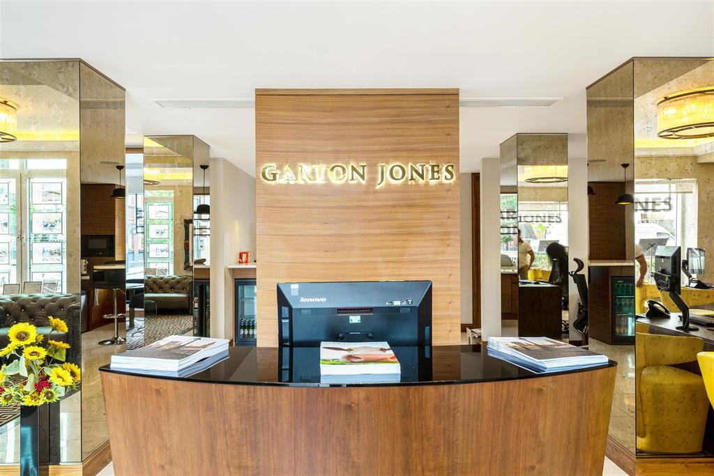 Front desk.jpg