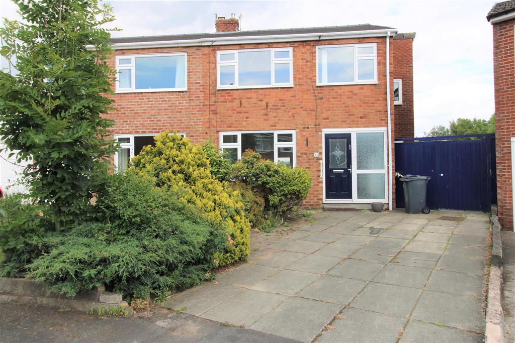 Weaver Avenue, Burscough, Ormskirk 3 bed semidetached house £975 pcm
