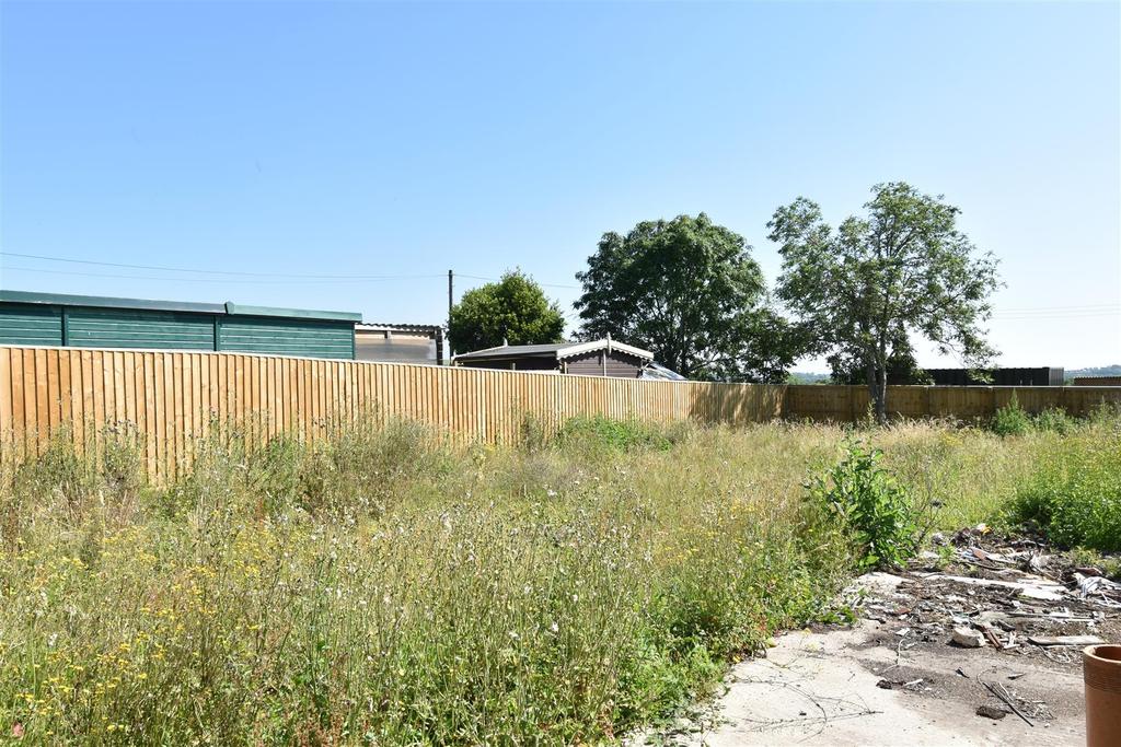 Cowes Road, Newport 2 bed detached bungalow £235,000