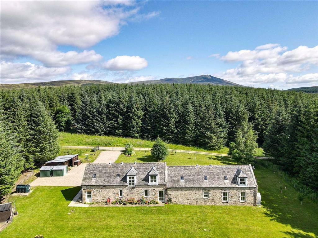 Glenlivet 4 bed detached house for sale