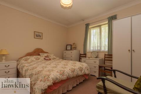2 bedroom retirement property for sale - The Mulberrys, Royal Wootton Bassett, SN4 8