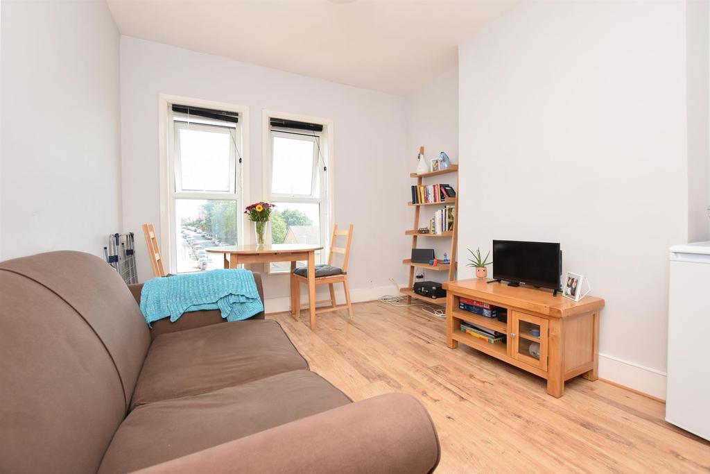 Tower Road, St. LeonardsOnSea 1 bed flat £120,000