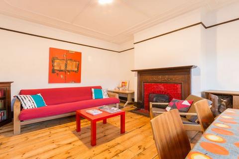 4 bedroom house to rent, NW2