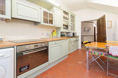 4 bedroom house to rent, NW2