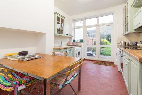 4 bedroom house to rent, NW2