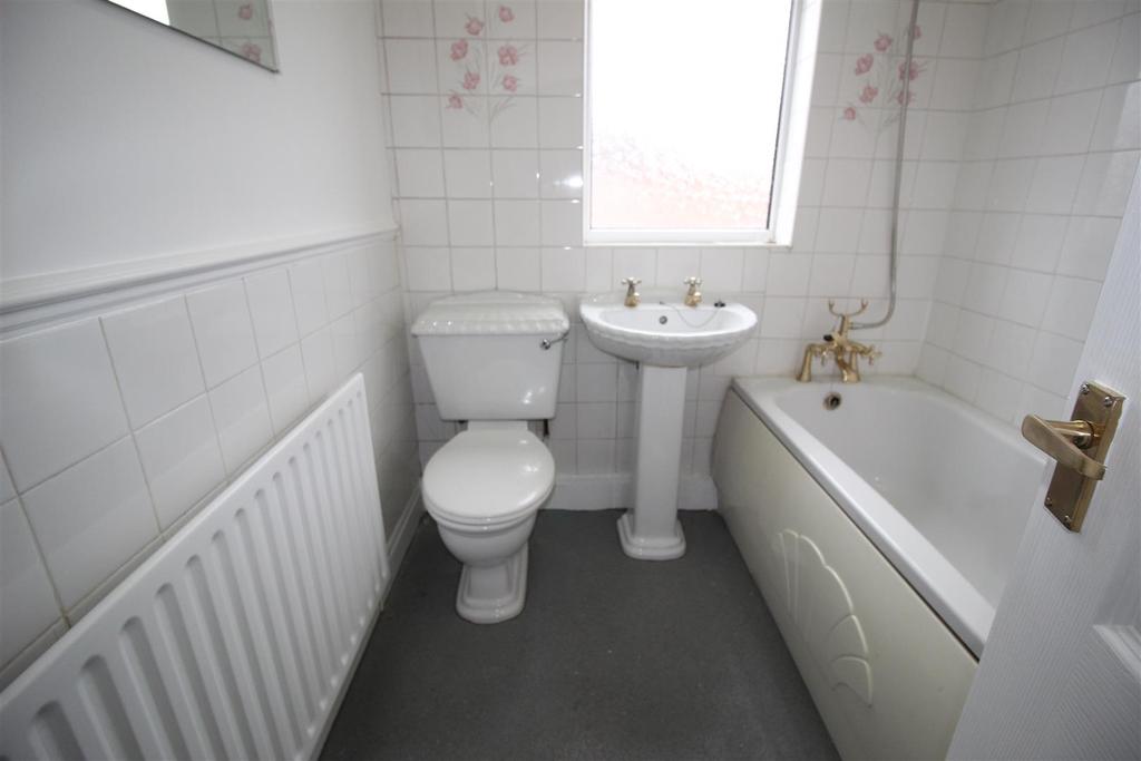 Family bathroom/wc