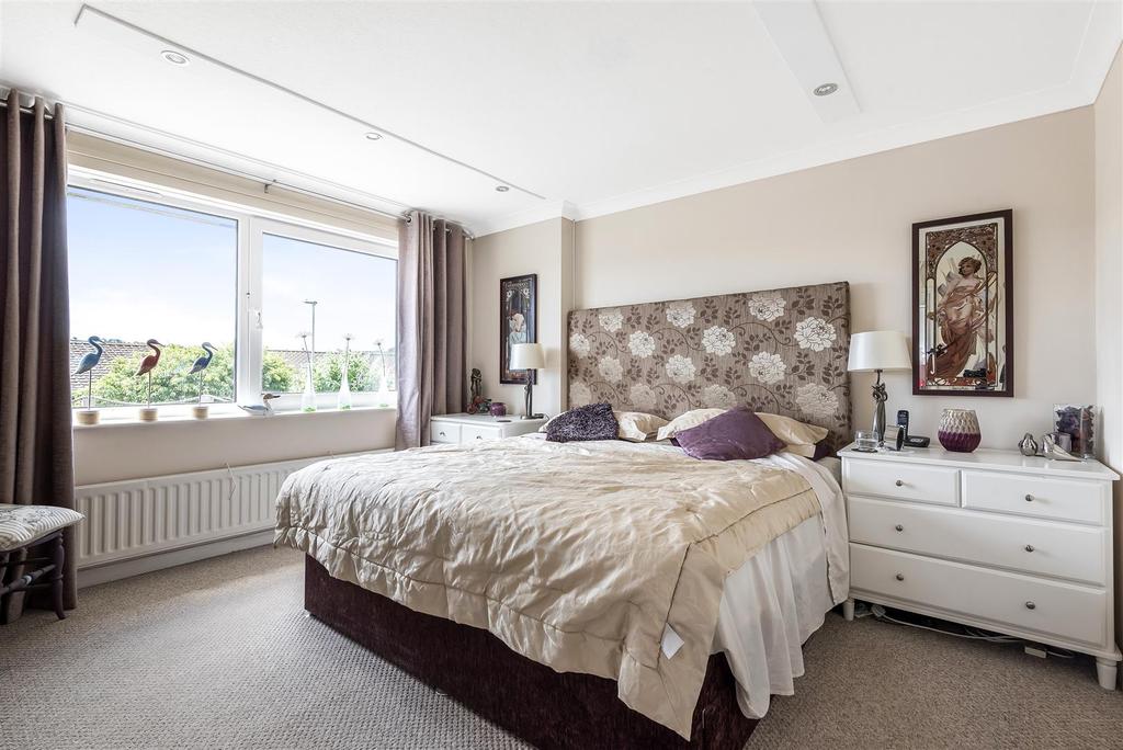 4. Master Bedroom.jpg