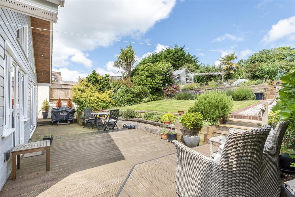 6. Rear Patio up to Garden.jpg
