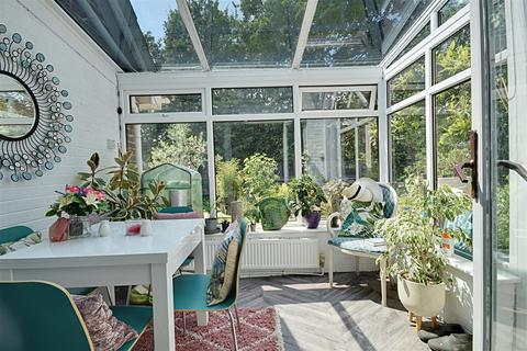 20 Beacon Hill, Bexhill-on-sea, TN39 5DF