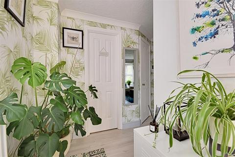 20 Beacon Hill, Bexhill-on-sea, TN39 5DF