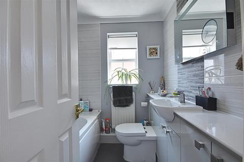 20 Beacon Hill, Bexhill-on-sea, TN39 5DF