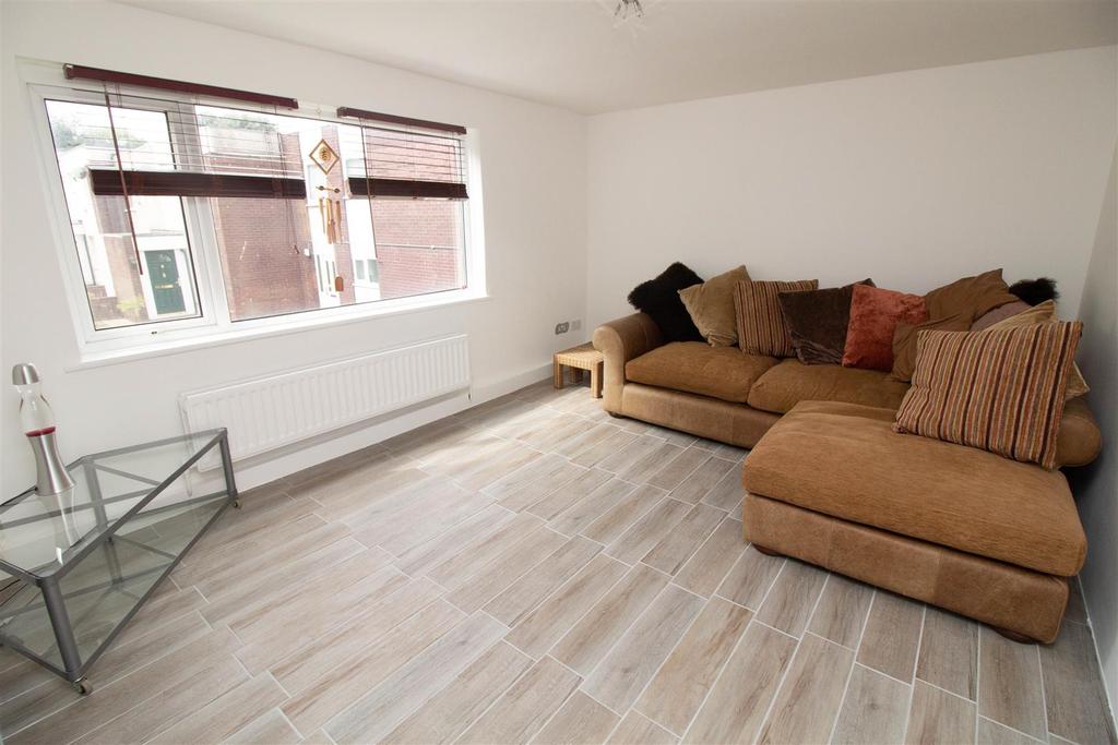 Milton Square, Gateshead 2 bed property £70,000