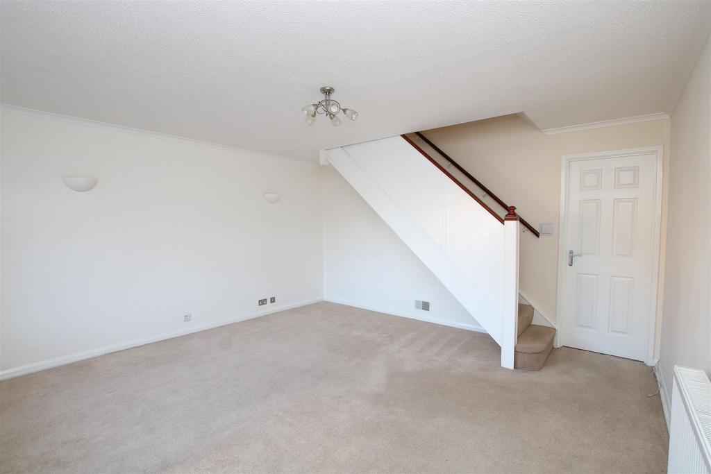Bluebell Close, Horsham 3 bed house £375,000