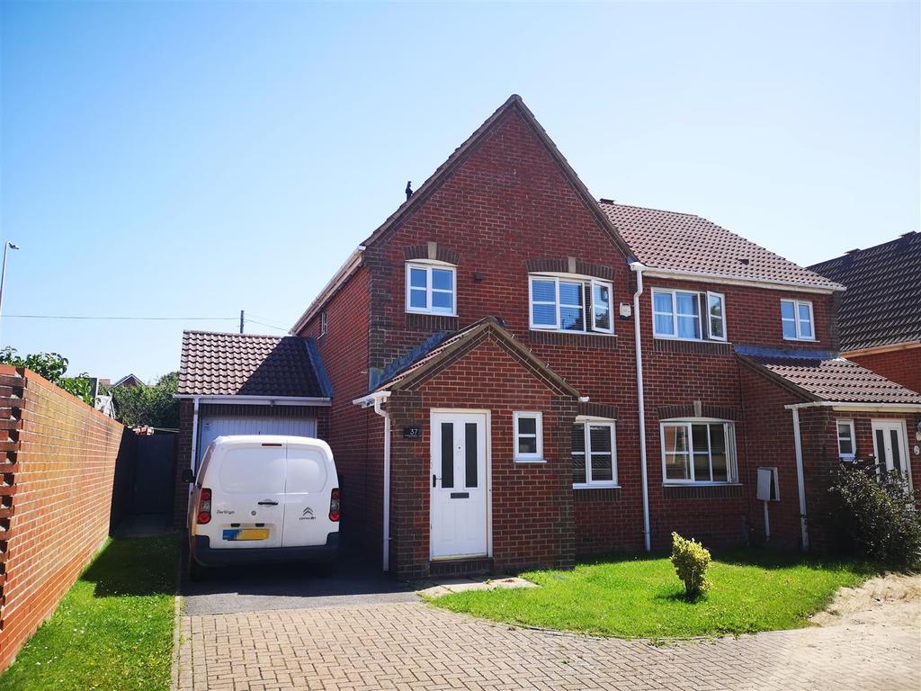 Lavant Road, Stone Cross, Pevensey 3 bed semidetached house £310,000