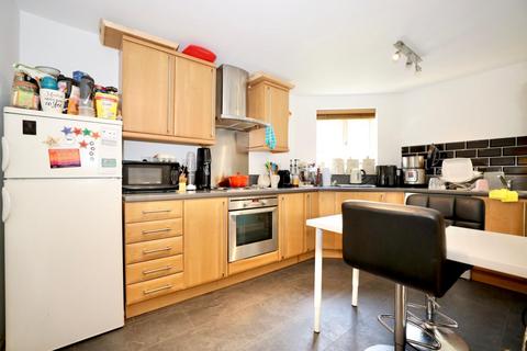 12 Alveston Square, London, E18 1AQ