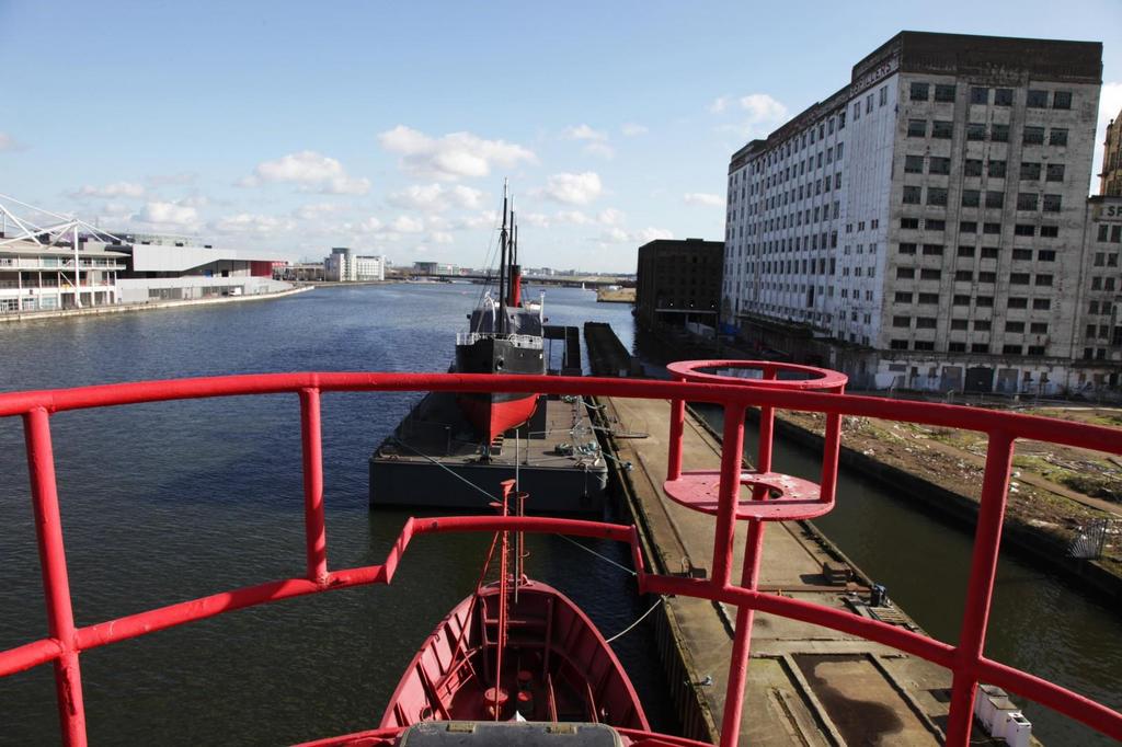 Royal Victoria Dock, West Silvertown, E16 6 bed houseboat for sale £