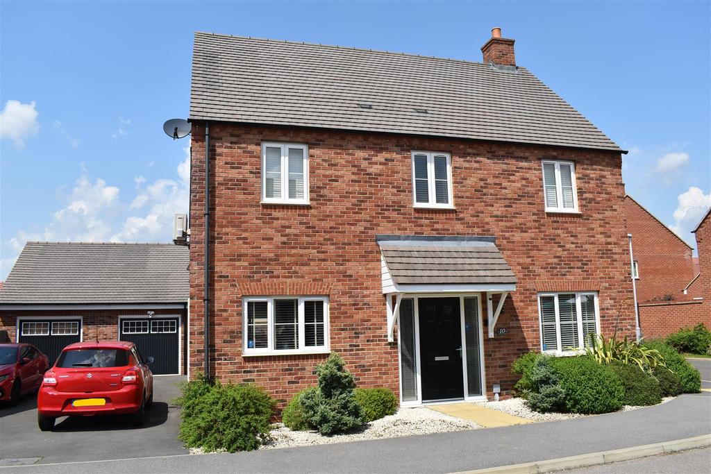 Braeburn Way, Cranfield, Bedford 4 bed detached house £495,000