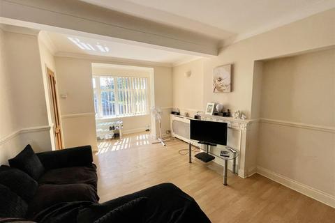 123 Bluehouse Road, London, E4 6HP