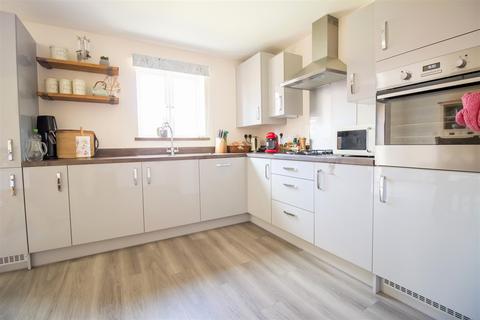 58 Chislehurst Place, Great Denham, Bedford, MK40 4TT