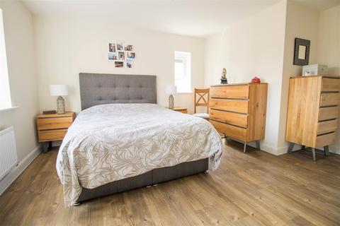 58 Chislehurst Place, Great Denham, Bedford, MK40 4TT