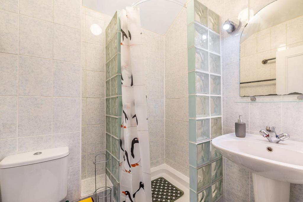 40 Elderwood Place SE27-13.JPG