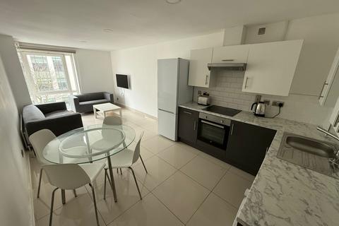 3 bedroom flat to rent, Flat 44, 205 Clarendon Road, Leeds, LS2 9DU