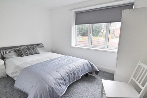 3 bedroom apartment to rent, Otley Road, Leeds LS6 3PX