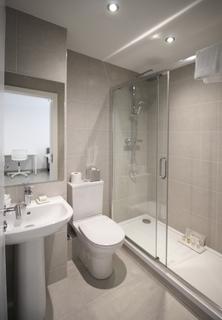 3 bedroom apartment to rent - Samara Westmount, 59-61 Clarendon Road, Leeds LS2 9NZ